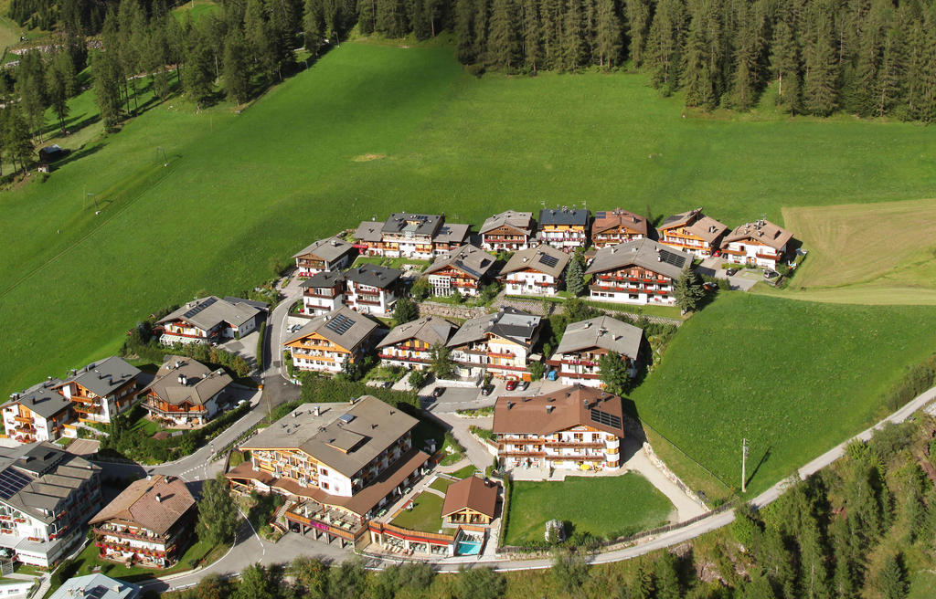 Biovita Hotel Alpi Sexten Exterior photo
